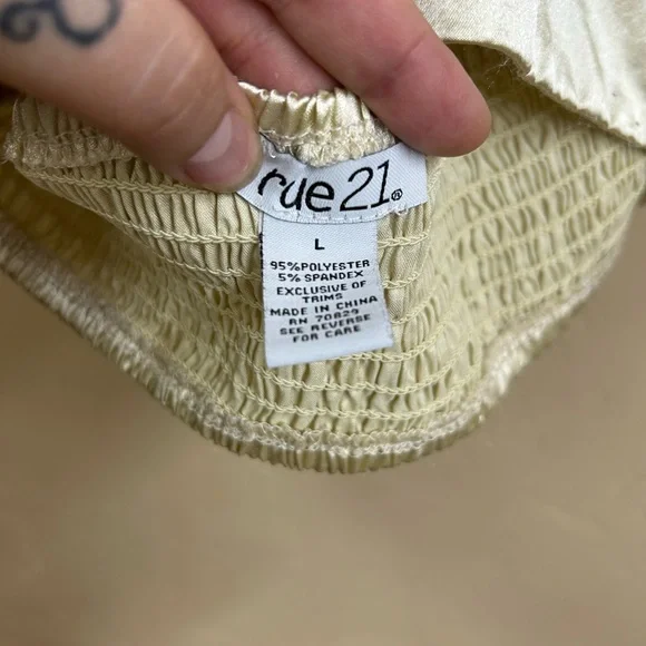 🌸5/$25🌸 Elegant Silk Cream Adjustable Halter Top - Picture 6 of 6